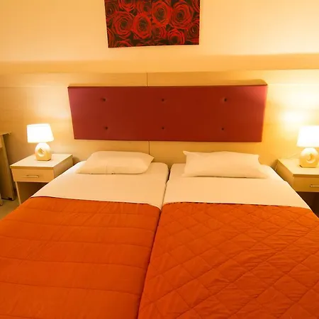 Апартаменти Minos *